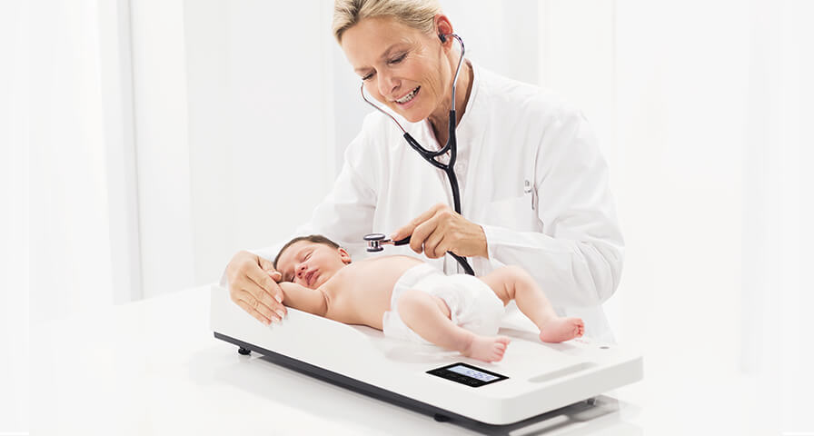 Seca 336 Baby Scale in use