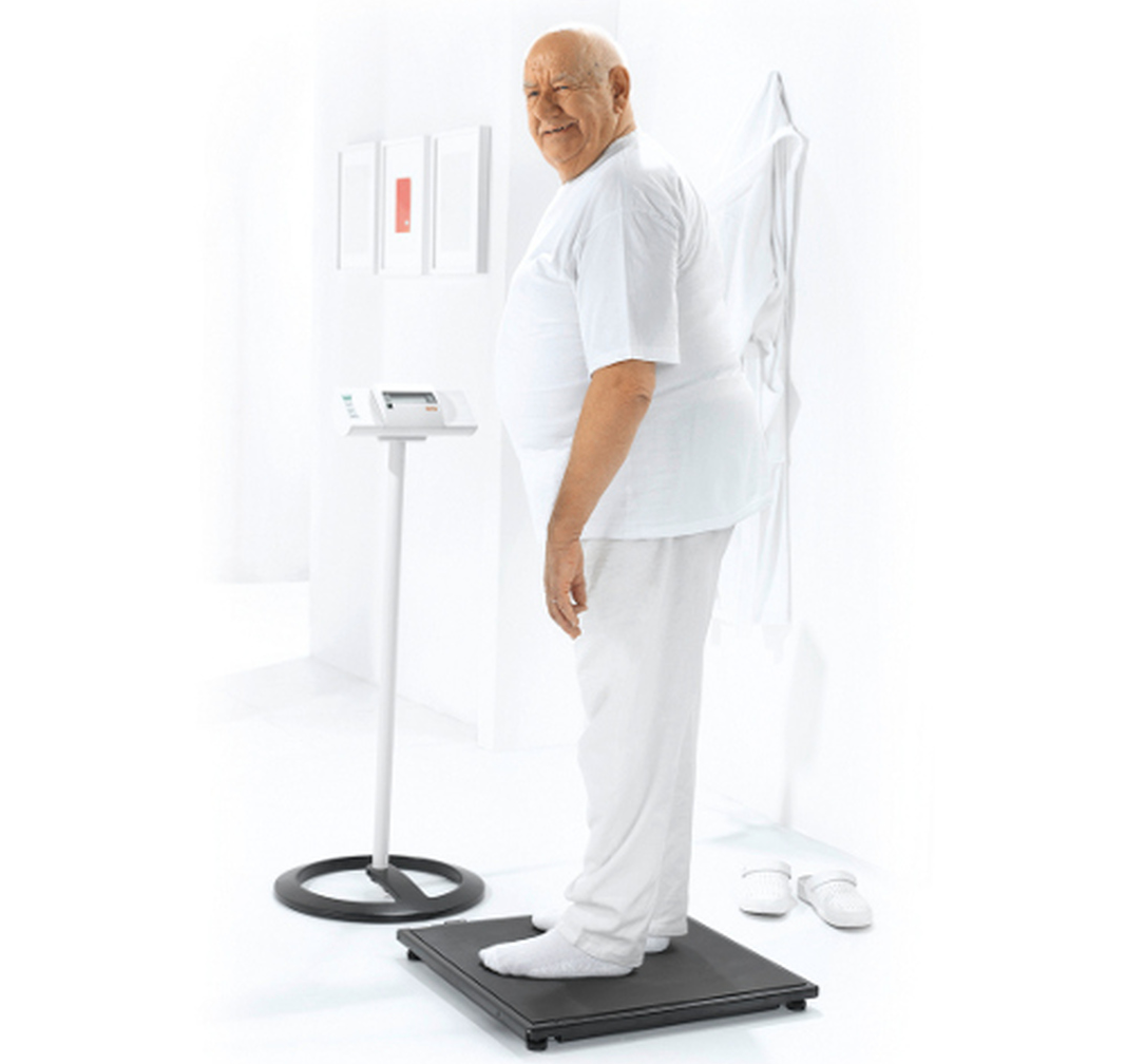 Seca 635 EMR-validated flat scale with extra-large platform